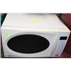 Image 1 : DANBY MICROWAVE WITH TURNTABLE 1100W