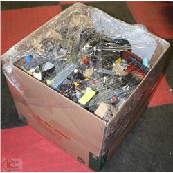 EXTRA LARGE  BOX OF ASSORTED LEGO AND SETS