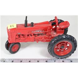 VINTAGE DIE CAST FARMALL TRACTOR