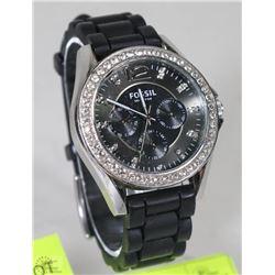 GENUINE FOSSIL MENS WATCH. THE CRYSTAL IS CHIPPED