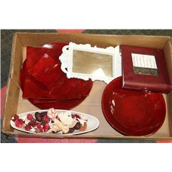 BOX WITH SHOWHOME DÉCOR - 7 PLATES, POTPOURRI IN