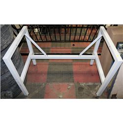 HEAVY DUTY METAL STAND