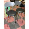 Image 1 : 2 BAR STOOLS