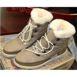 LADIES SIZE 8 SKANDA SHOES