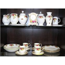 25PC ROYAL ALBERT OLD COUNTRY ROSES CHINA SET