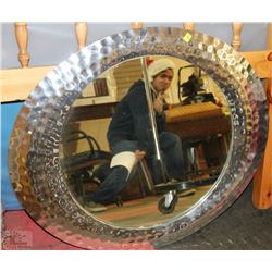 OVAL HAMMERED LOOK CHROME MIRROR