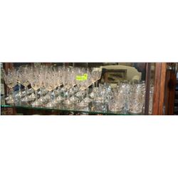 EXTRA LARGE ASSORTMENT OF PINWHEEL CRYSTAL GLASSES