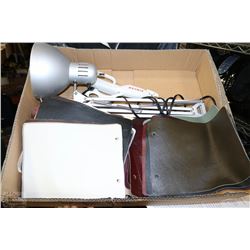 FLAT WITH ELECTRIC FABRIC SCISSORS, (WORKING), OVE