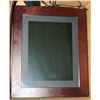 Image 1 : DIGITAL PHOTO FRAME W/12 INCH PHOTO