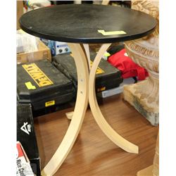 WOODEN SIDE TABLES 18"X21"H