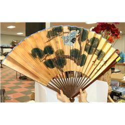 LARGE ORIENTAL HAND PAINTED HAND FAN