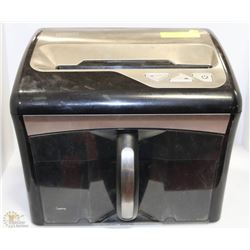 STAPLES HEAVY DUTY CROSS CUT PAPER SHREDDER