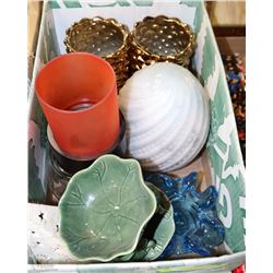 BOX WITH ASSORTED DECORATIVE GLASS, VASES &