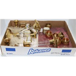 70" ROUND TABLECLOTH WITH NAPKIN HOLDERS