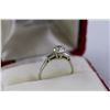 Image 2 : 14K WHITE GOLD LADIES RING S/W 1 BCD APPROX 1.19CT & 2 BAGUETTE-CUT DIAMONDS