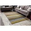 Image 2 : 5' X 7' AREA RUG