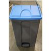 Image 3 : 90L COMMERCIAL GARBAGE CAN