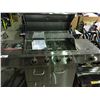 Image 2 : BACK YARD GRILL STAINLESS STEEL 4 BURNER GAS GRILL