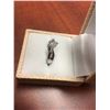 Image 2 : BEAUTIFUL 14 K WHITE GOLD LADIES RING WITH BAGUETTE DIAMONDS