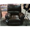 Image 1 : BROWN LEATHER LIVING ROOM RECLINER CHAIR