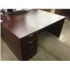 Image 2 : MAHOGANY 60X30" SINGLE PEDESTAL DESK