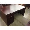 Image 2 : MAHOGANY 60X30" SINGLE PEDESTAL DESK