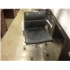 Image 2 : BLACK LEATHER MID BACK EXECUTIVE CHAIR