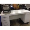 Image 2 : WHITE 6X3' CONTEMPORARY EXECUTIVE DESK