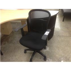 BLACK LOW BACK MESH TASK CHAIR