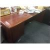 Image 2 : MAHOGANY 6X3' EXECUTIVE DESK C/W MATCHING CREDENZA