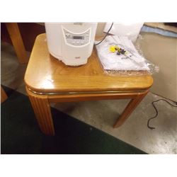 OAK END TABLE