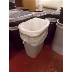 LOT OF 4 SMALL TO MEDIUM GARBAGE CANS