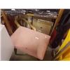 Image 1 : UPHOLSTERED STOOL - PINK