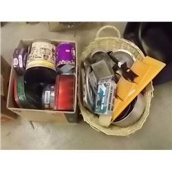 LOT OF ASSORTED DECORATIVE TINS AND BAKING PANS