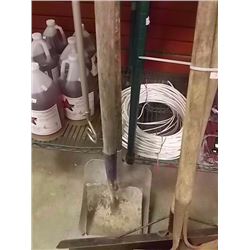 SHOVELS - 1 D-HANDLE AND 1 LONG HANDLE 2 TTL