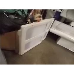 CHILD/DOG GATE