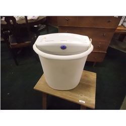 ROYAL - PAPER SHREDDER - 10 SHEET CAPACITY