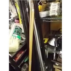 NEW COMMERCIAL MOP / DUST HANDLE - WOOD HANDLE - 2