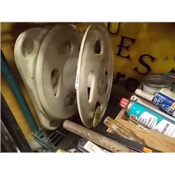 GARDEN HOSE HOLDER AND WINDER