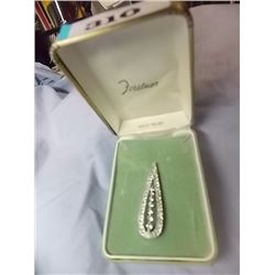 PENDANT - 925 STERLING SILVER TEAR DROP DESIGN WITH CLEAR GEMSTONES/RHINESTONES