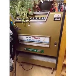 VINTAGE CIGARETTE MACHINE - DAY CAP - COIN OPERATED - UNTESTED
