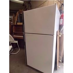 KENMORE FRIDGE - 2 DOOR