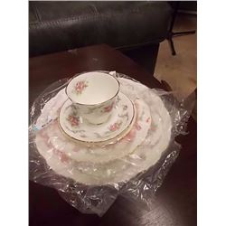 ROYAL ALBERT BONE CHINA - 5PC TTL