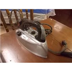 VINTAGE COLLECTABLE - ELECTRIC IRON