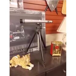 SPOTTING SCOPE WITH TRI POD