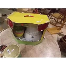 ICE CREAM MAKER WITH BOWLS - OPEN BOX - STR