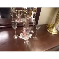 WINE GLASSES & DECANTER