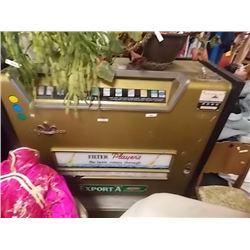 VINTAGE CIGARETTE MACHINE - DAY CAP - COIN OPERATED - UNTESTED