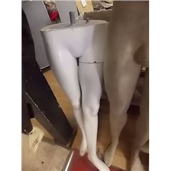 FEMALE MANNEQUIN WAIST TO TOES