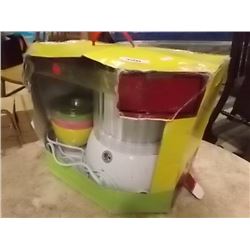 ICE CREAM MAKER WITH BOWLS - OPEN BOX - STR